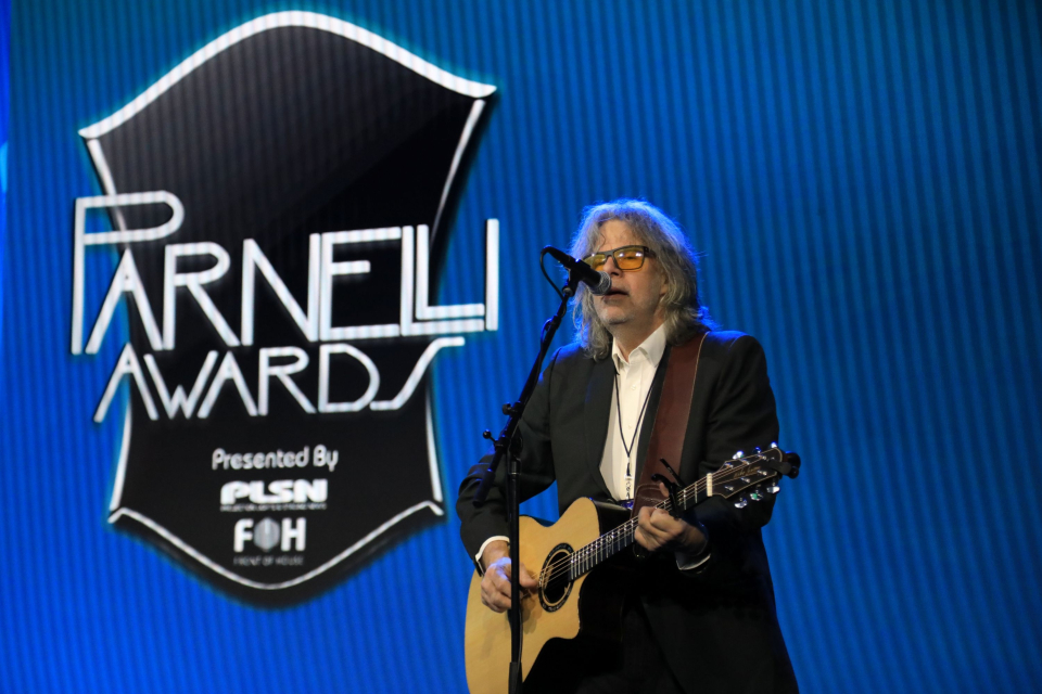 guitarist performs at parnelli awards
